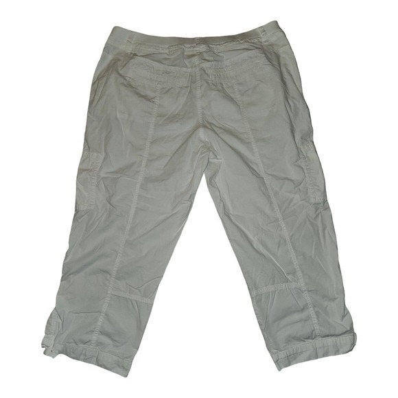Chico's Capri Pants 2 Crop Women's White Cargo Pockets Casual Preppy - Picture 8 of 10